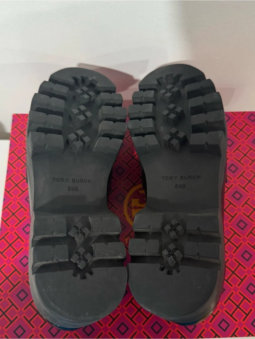 Tory Burch Mini Everly Chunky Lug Sole Leather Loafers Black Gold Logo 8.5 $398